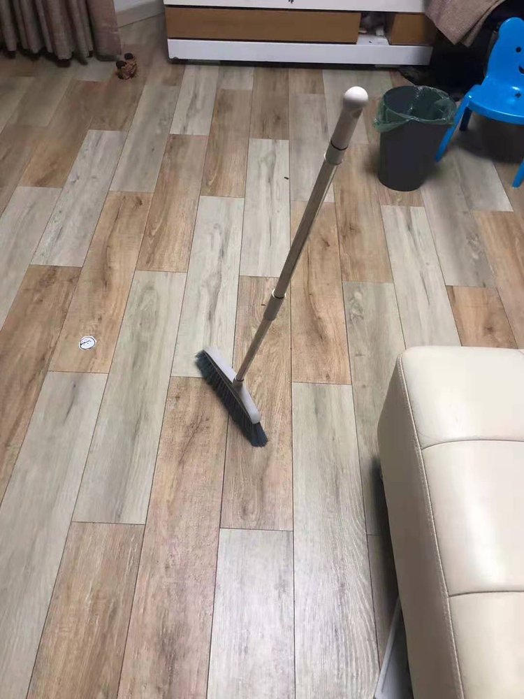 扫帚能立起来?相信今天很多人的朋友圈都被这么一条消息刷屏了.