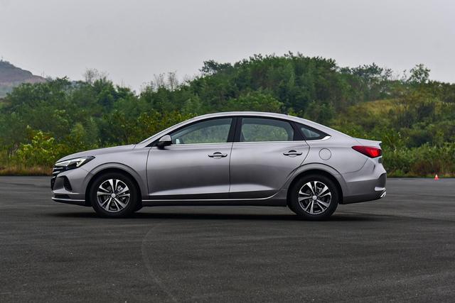 换装1.6l cvt!长安逸动plus百万版值不值