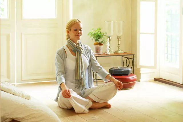 每天坚持5分钟盘腿坐，一个月后，身体会发生什么变化？_凤凰网健康_凤凰网 