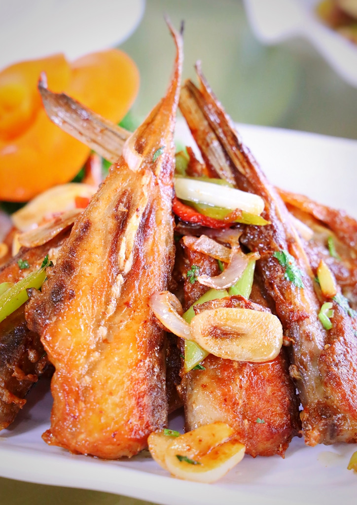 每次来这里必点功夫鱼尾,鱼尾刺多却肉嫩肥美,经过煎焗逼出鱼肉的鲜