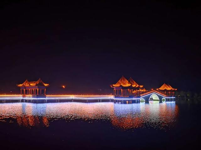 淮阳新变化:一座九曲桥,点亮缤纷霓虹夜