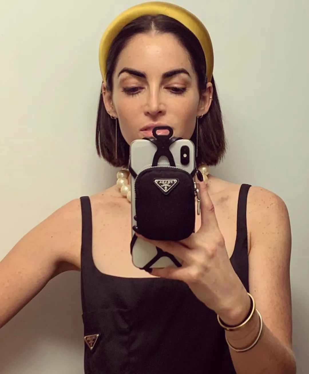 快讯 正文从冬天到夏天,看olivia palermo这么多月以来的街拍,用丝巾