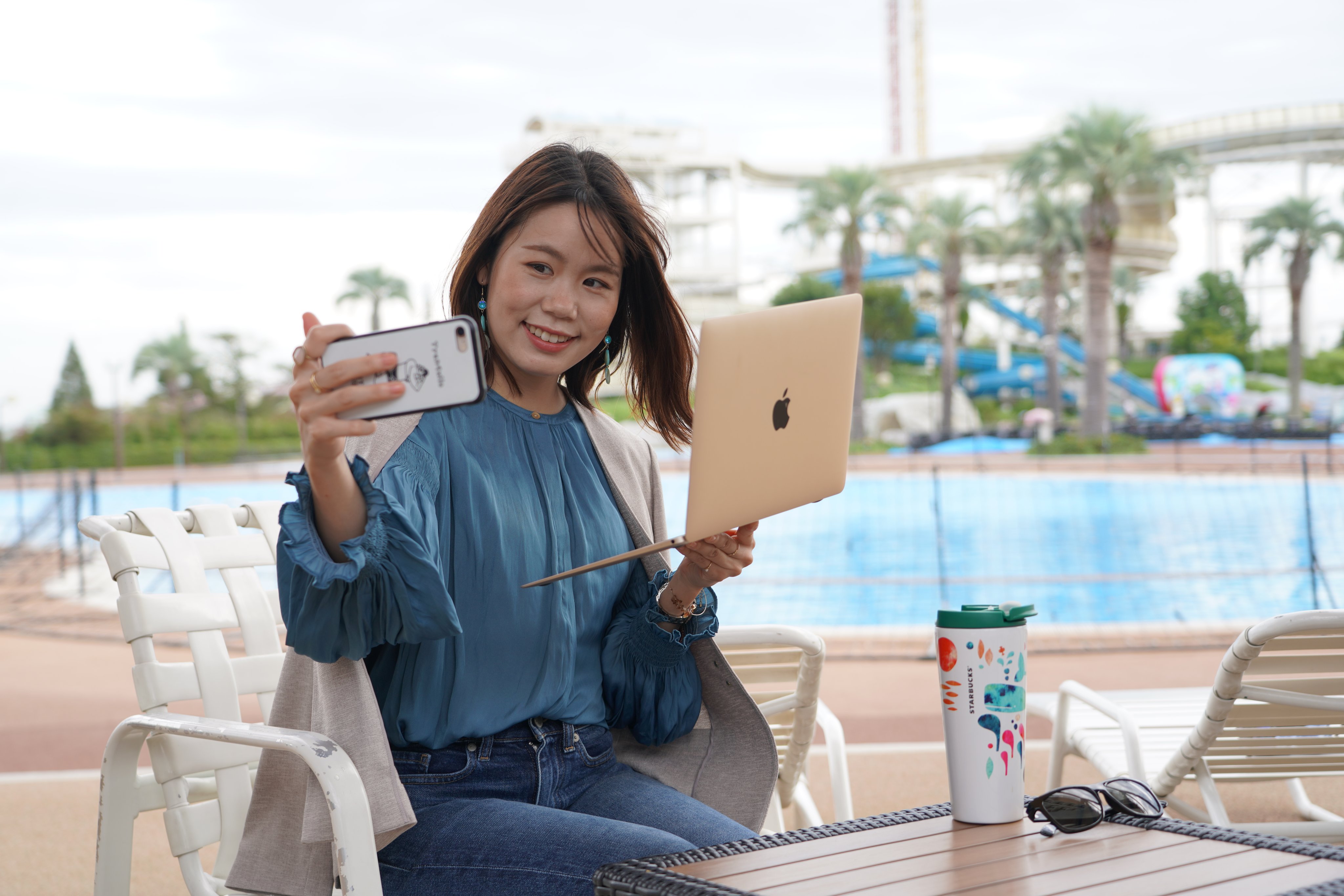 “娱乐+工作”。上班族可以拿着电脑在公园里连上Wi-Fi进行工作，甚至可以在摩天轮里进行视频会议。 资料图