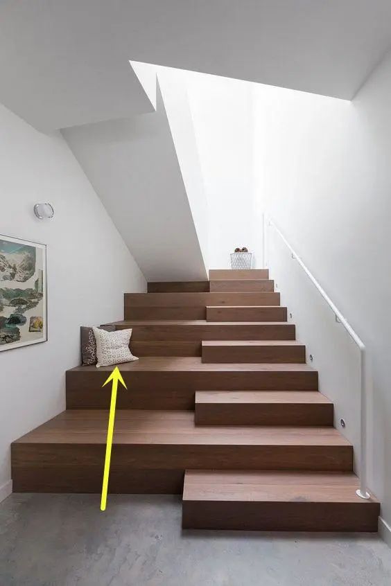 楼梯几块踏步延伸60公分到墙我还纳闷原因没想到实用性这么多