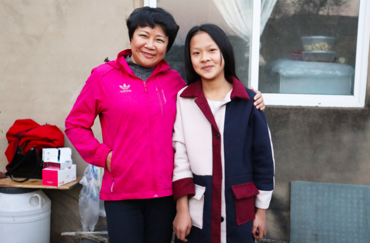 张俊以,周蕾率《中国大爱万里行》走进云南小人国 点亮中国年__凤凰网