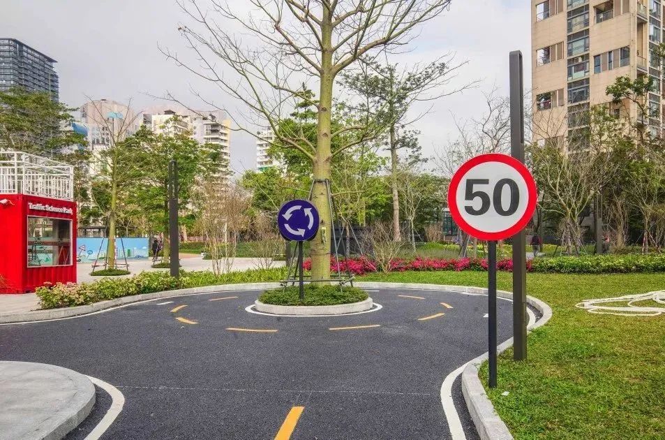 在景田北七街有一个迷你版的交通科普主题公园,不仅能学习到交通知识