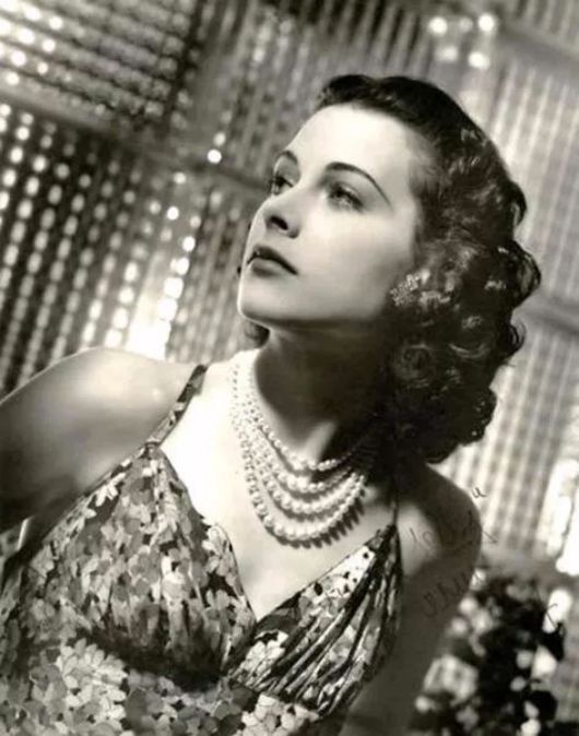 绝色美女!1个吻卖3亿,因希特勒而逃婚,更牛的是