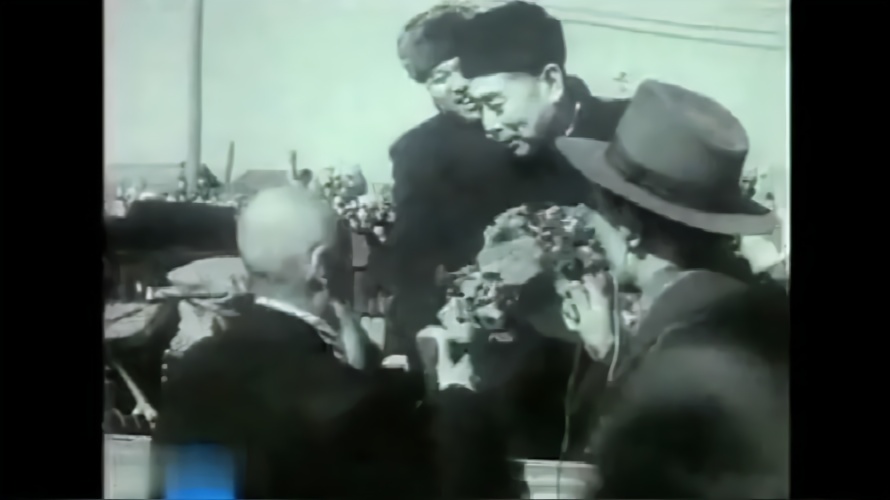 1958年，周恩来总理首次出访朝鲜