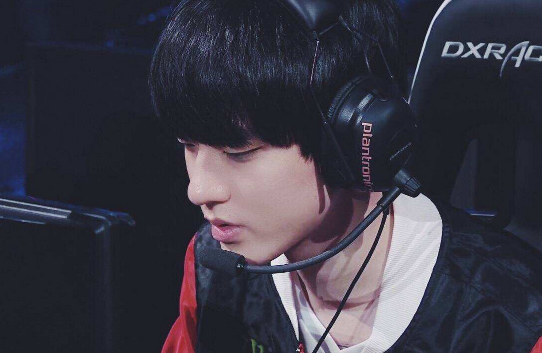 大舅子lck首秀神级操作,二打五打出身价,不愧是lpl出去的