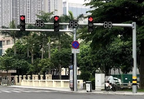 到底还有多少人看到圆形红灯不敢右转的?还有谁