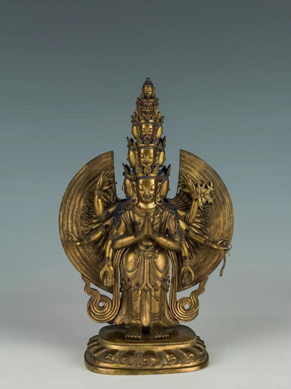 千手观世音菩萨，清代，铜鎏金，通高24.5厘米，首都博物馆藏