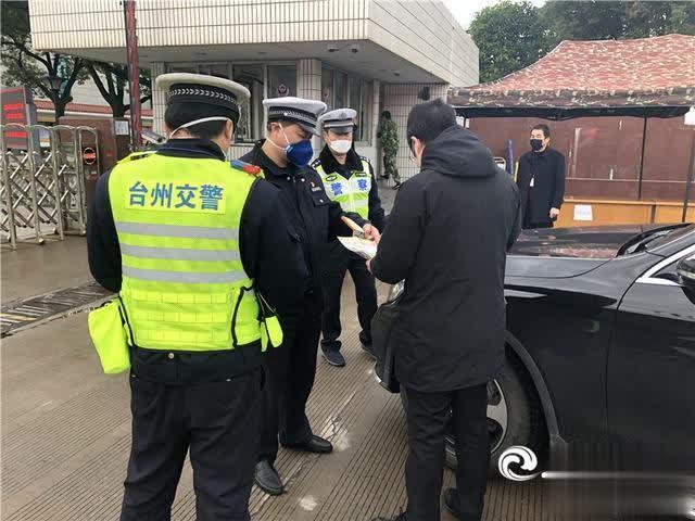 台州交警直属一大队副大队长李彬交通卡口的安全钉