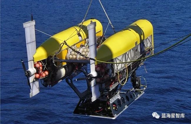 俄无人潜航器首次潜至马里亚纳海沟10028米深处