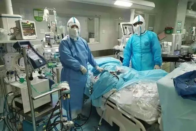 医护抗“疫”英雄榜第6期:他们,正在攻坚最后的“重症堡垒”__凤凰网
