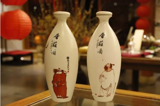 春风送暖入屠苏的屠苏是什么意思