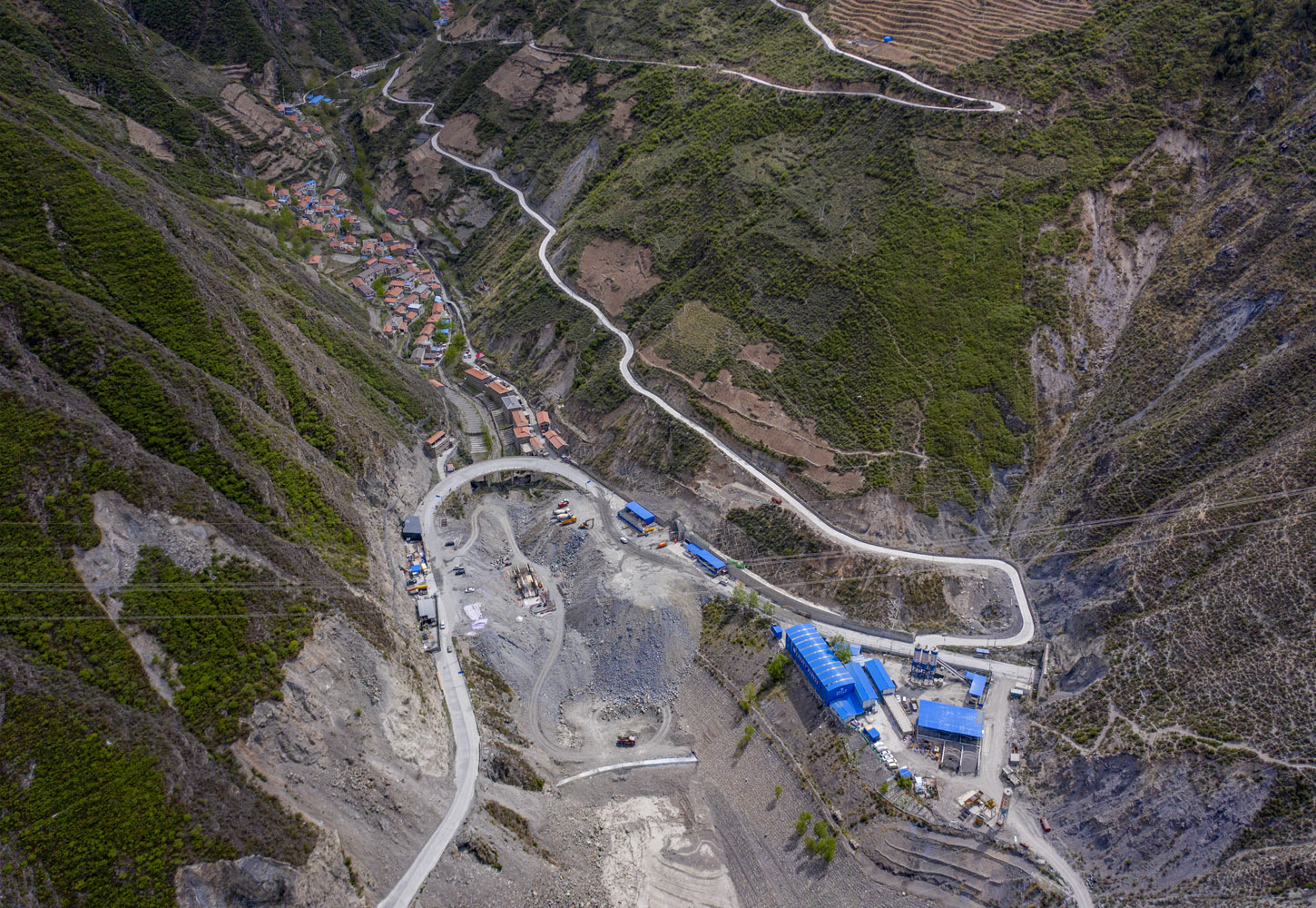 四川黑水:国道347线改扩建按下"快进键",有望在明年五月完成