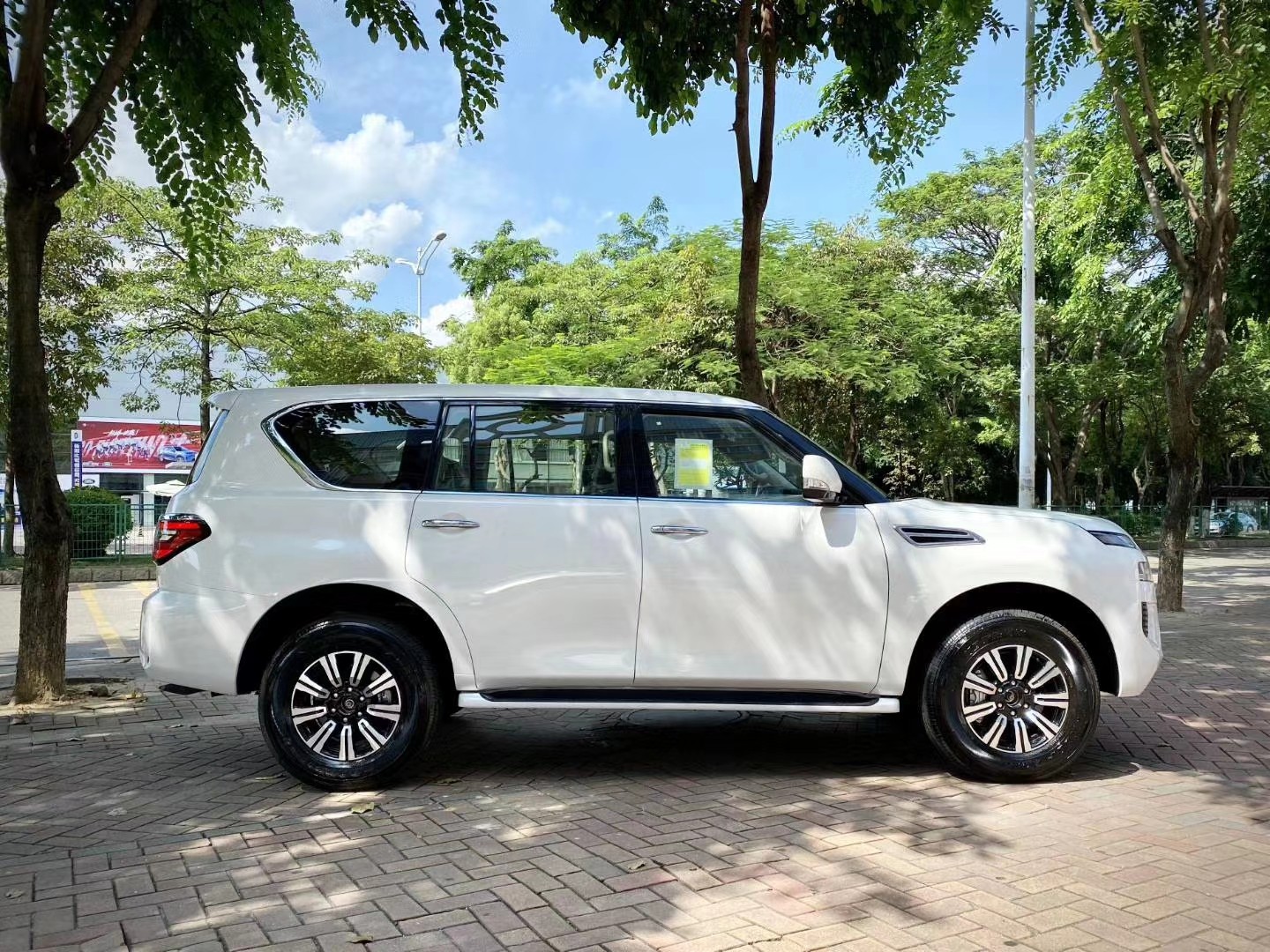 2020款日产途乐 港口最后一批特价处理