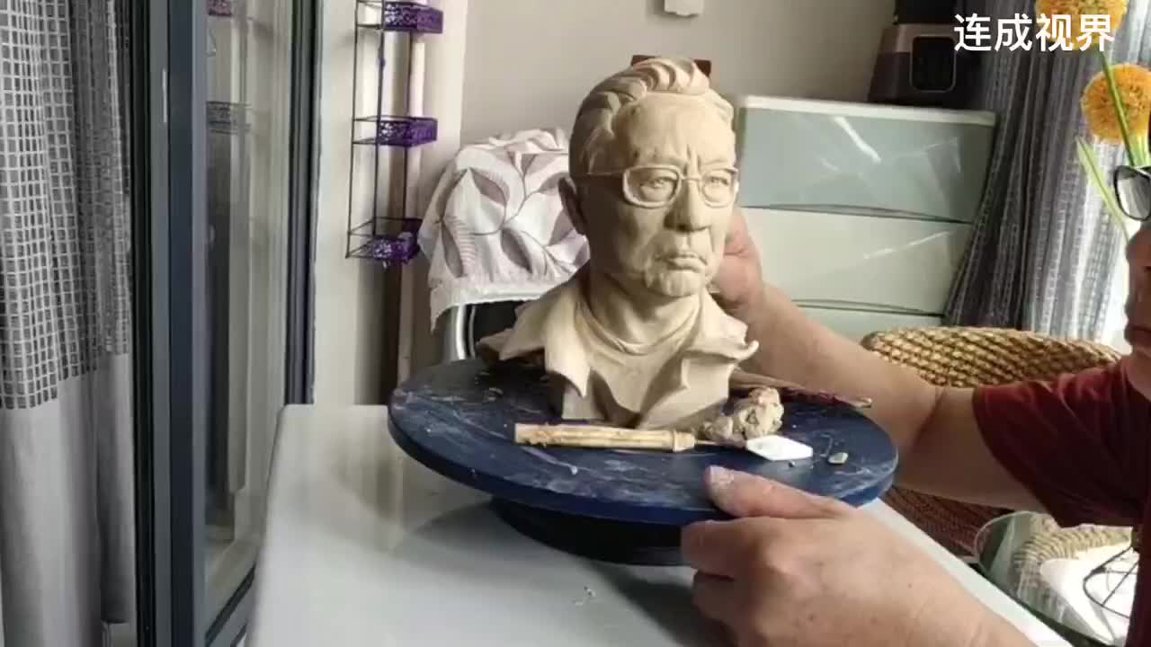 雕塑《钟南山院士》作者李锦忠