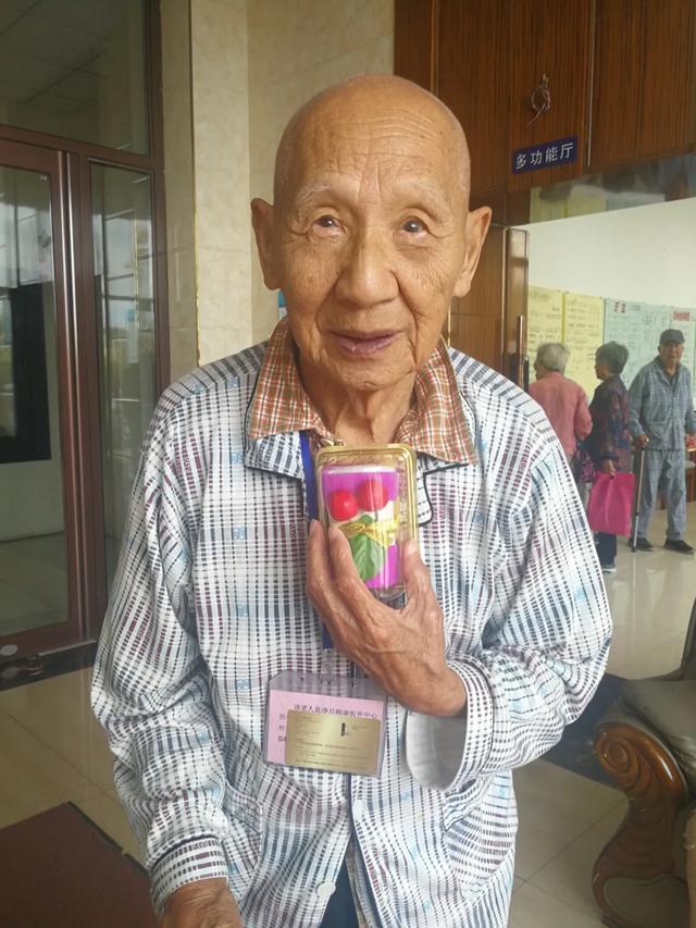 颐康享老故事王爷爷耄耋岁月里的雅趣之心