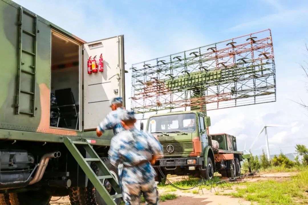 解放军高机动米波雷达登场:破俄军垄断,哪有f22可直接过去看