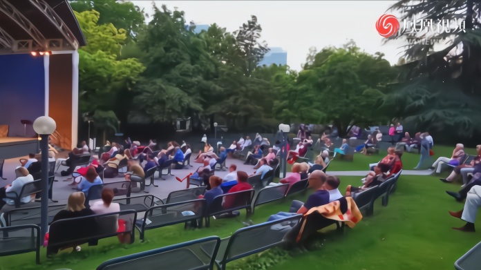 德国法兰克福棕榈园开启夏日音乐季