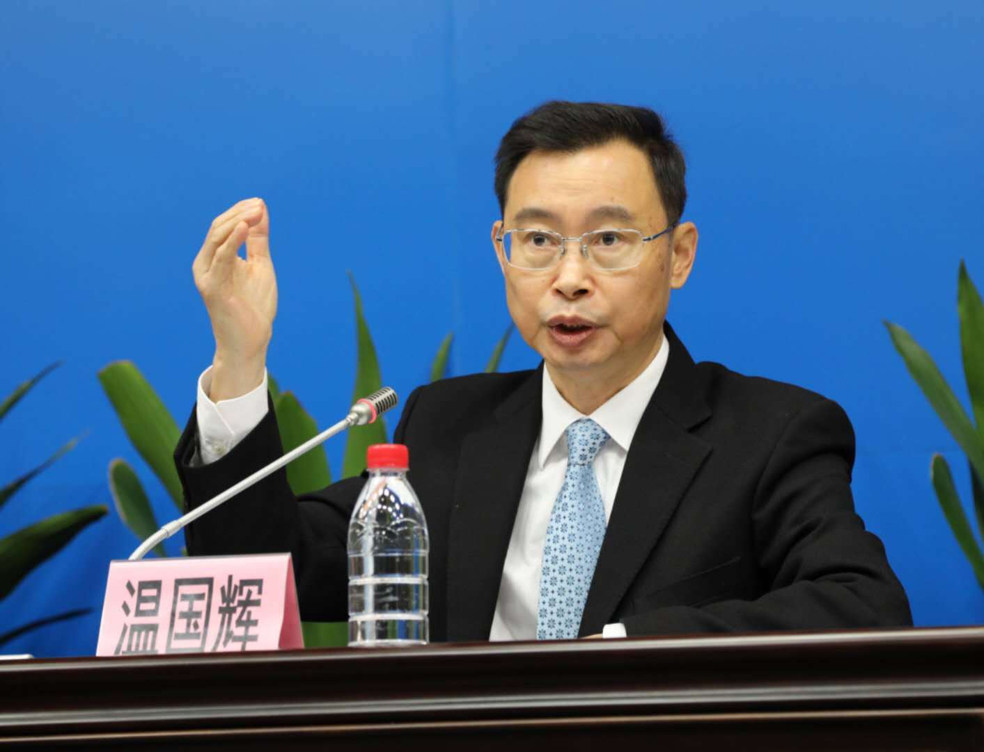 广州市长温国辉:全市119境外输入和13例关联病例均主动排查发现