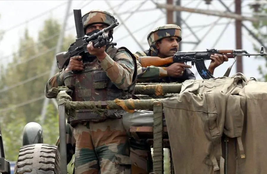 印媒称印度边防巡逻兵被中方扣留,武器也被抢,印军急发声明_凤凰网视
