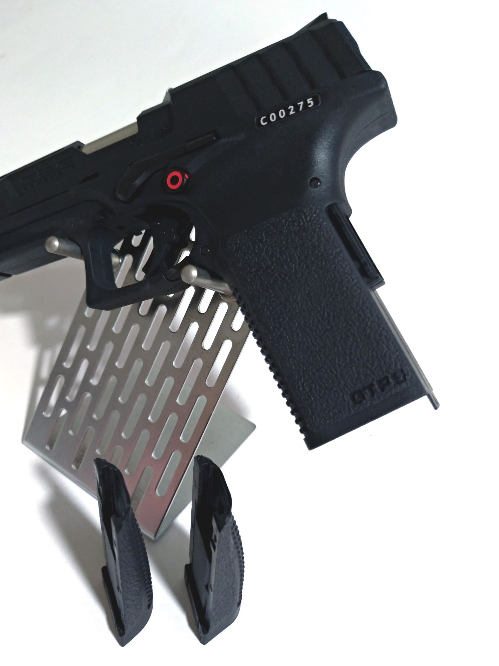 台湾玩具商出品仿glock自创型airsoft