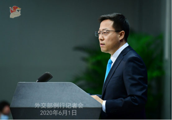 美警射击记者,香港记协竟指责港警 梁振英:去美国体验下