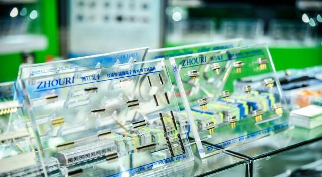 11月16日,中国电子元器件厂商集体亮相第96届中国电子展