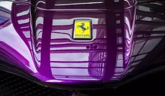 布加迪威龙紫色图片