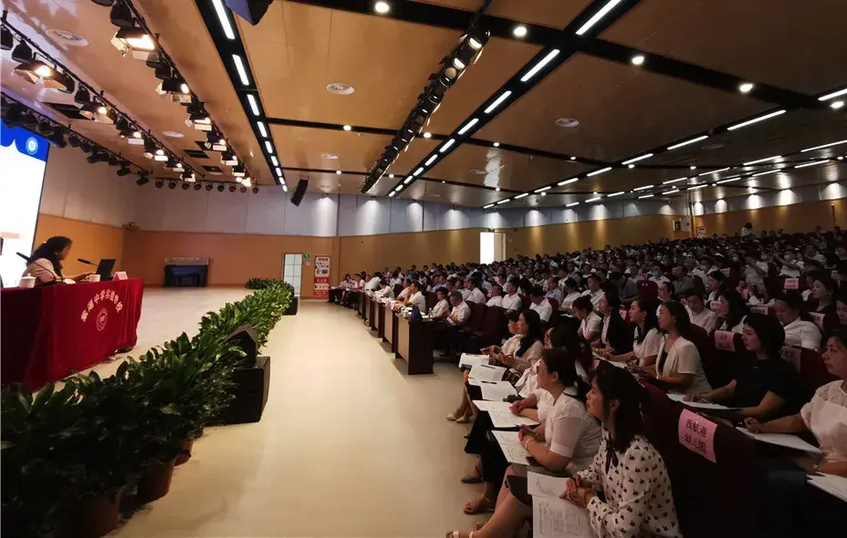 立德树人 奋进担当 汇聚起中国航空经济之都建设的先导力量