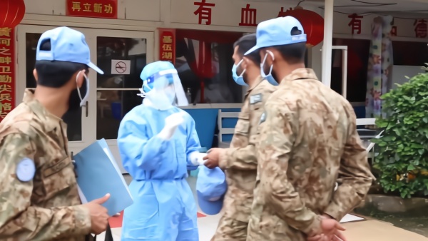 中国蓝盔成功救治首名住院急症患者，巴基斯坦军人痊愈出院