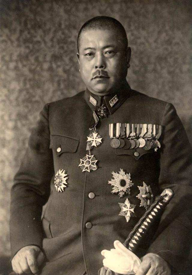 席卷马来半岛横扫英军的山下奉文怎么反而不被日本军部喜欢