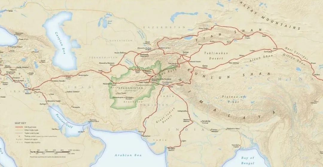 现代阿富汗的三大城市:喀布尔,坎大哈,赫拉特,都曾是古丝绸之路上的