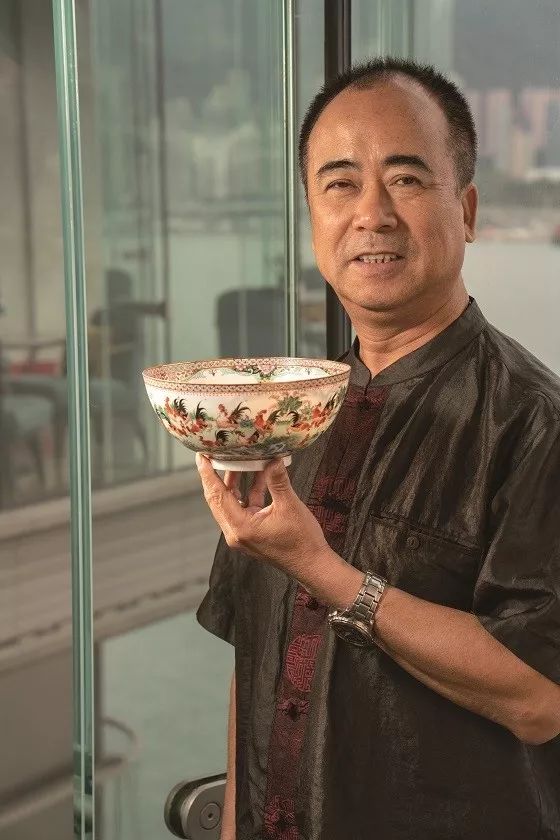 谭广辉大师为国家级非物质文化遗产代表性传承人 ,现为广州工艺美术