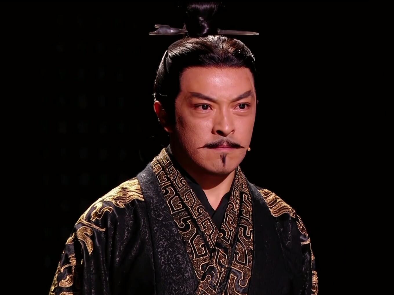 富大龙演秦始皇嬴政,自带帝王之气,比看四十集《大秦赋》还过瘾__凤凰