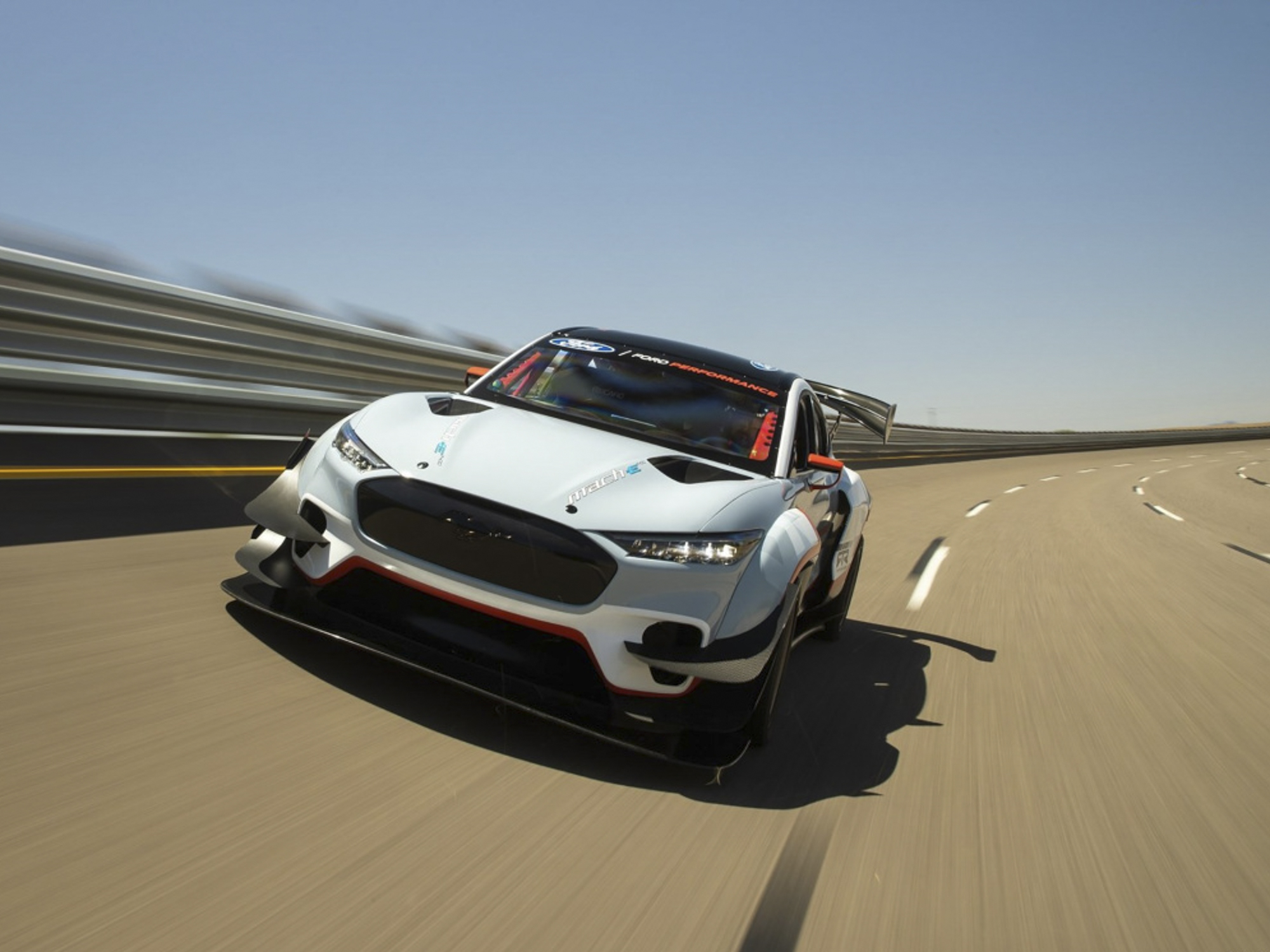 福特mustang纯电suv最大1400匹马力!千匹ttrs算什么?__凤凰网