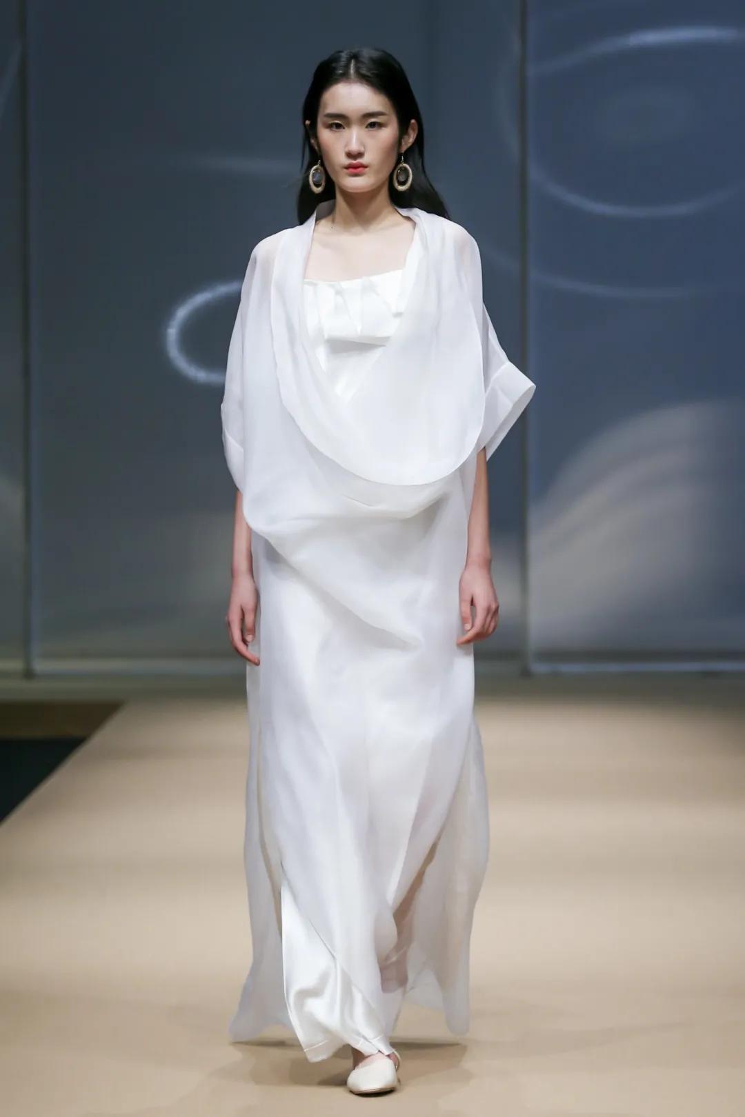 趋势 | 2021春夏中国国际时装周流行设计手法及元素分析