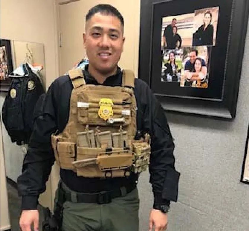 据报道,"真正的国安局特工"琼斯(alnahl jones)表示,多诺万·阮多年来