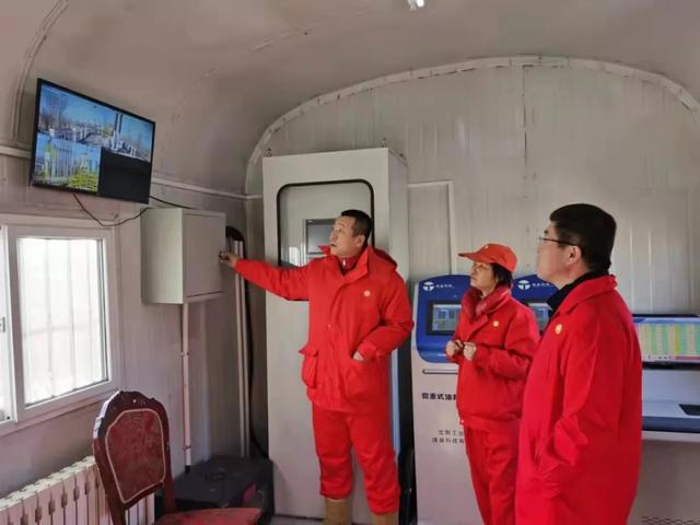 健康大于天疫情面前一边是一天天加重的肺炎疫情,一边是占辽河油田千