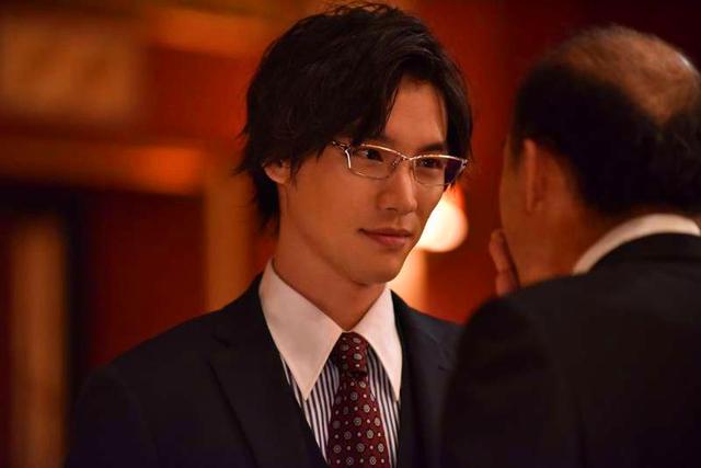 赌博默示录给开司一罐啤酒开启欲望的大门