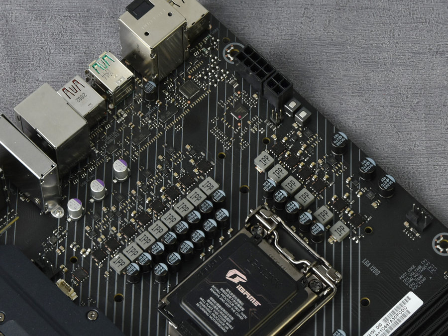 全新的lga1200处理器底座,目前仅支持第十代智能英特尔酷睿s系列处理