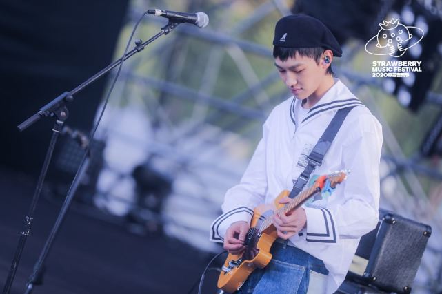 气运联盟鼓手胡宇桐,主唱田鸿杰,rap主唱赵珂,主唱/键盘李润祺和主唱