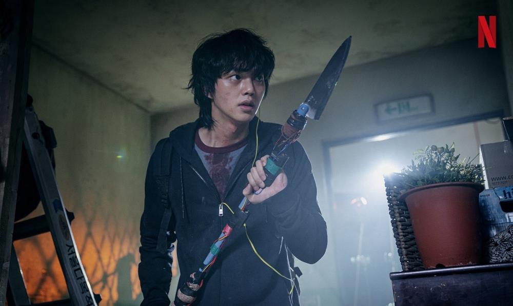 宋康,李到睍《sweet home》预告剧照公开,惊悚度爆表__凤凰网