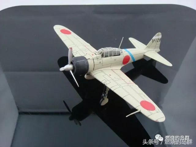 零式战斗机鬼舞忍者与重甲骑士之斗