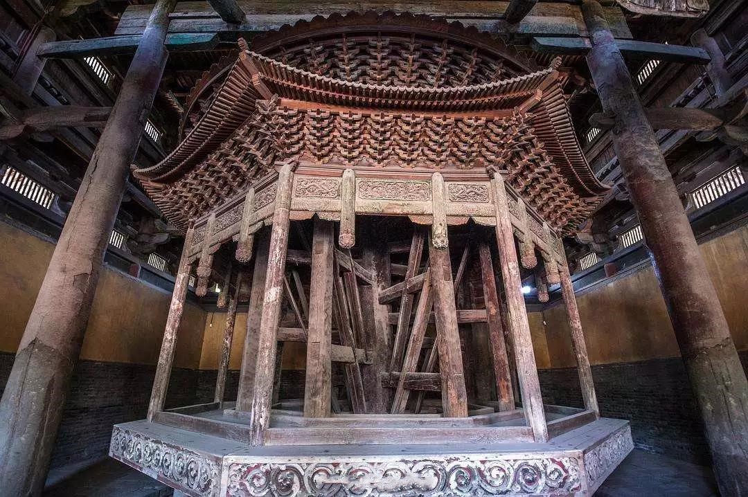 千年古庙被荒废,殊不知连厕所边的臭石头都是珍宝!