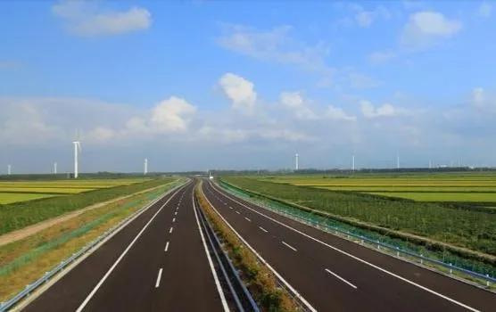 尚义县满井镇,八道沟镇,七甲乡终于冀蒙界,与内蒙古准兴高速公路相接