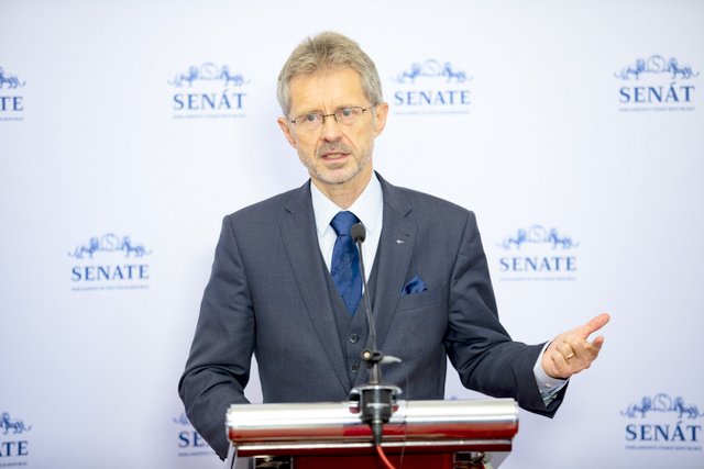 捷克参议院议长月底访台先自我隔离两周