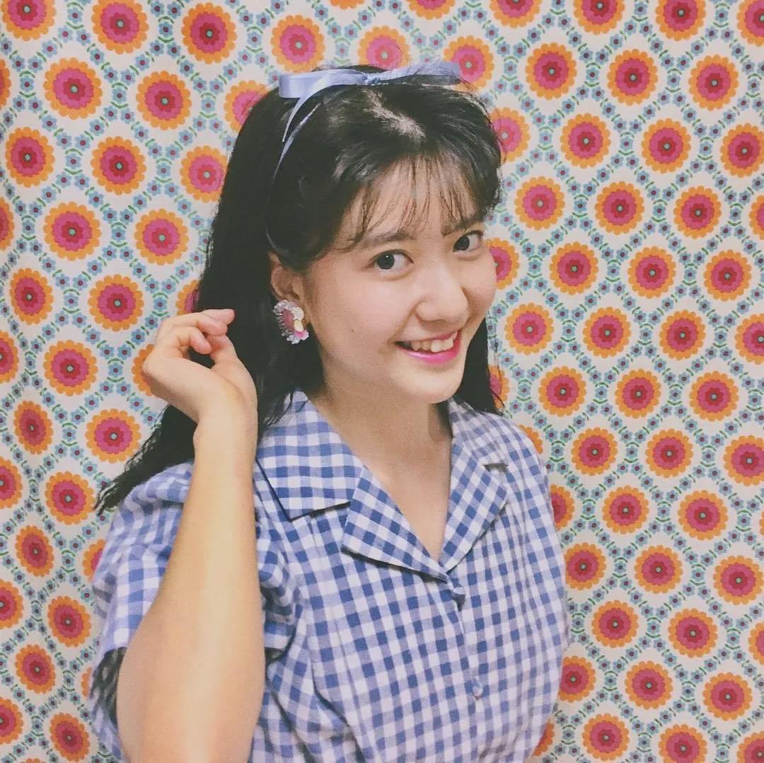 近年因为jk而回春的格子纹,早在30多年前就被昭和女孩穿上了,搭一条同